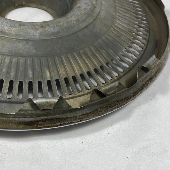 Vintage '69 Buick Wildcat Hubcap 15” Wheel Hub Cap OEM Part - Picture 5 of 7